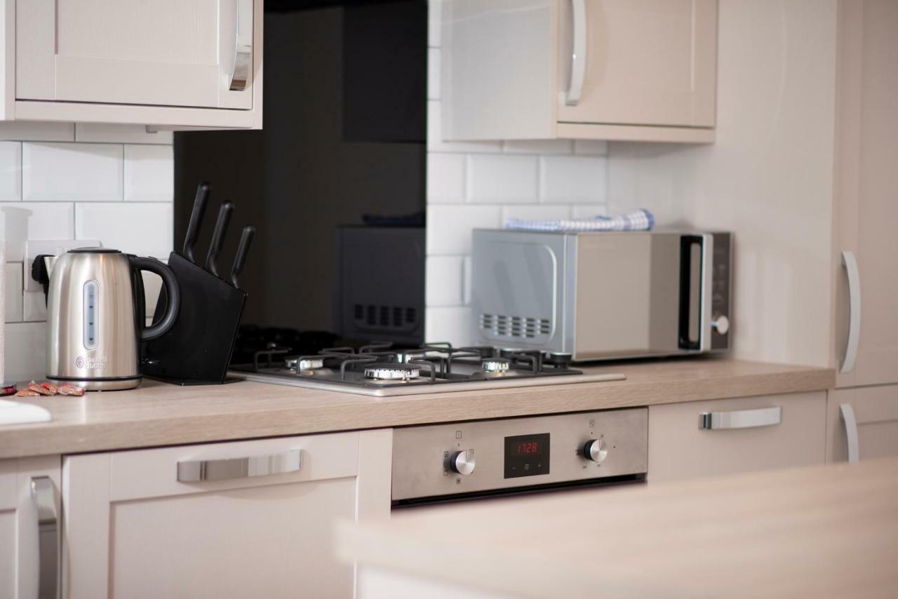 Flat A - Spacious Ground Floor, 1 Bedroom Apartment In Central Southsea, Портсмът Екстериор снимка